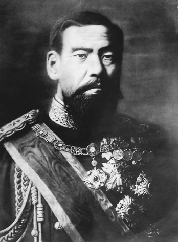 Black_and_white_photo_of_emperor_Meiji_of_Japan.jpg