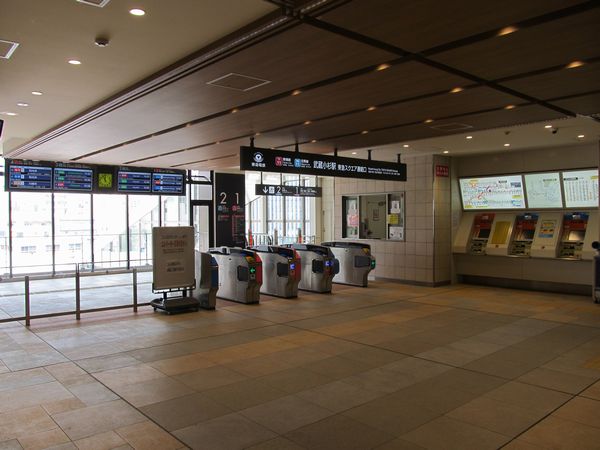 武蔵小杉東急スクエア4階に直結する「東急スクエア連絡口」